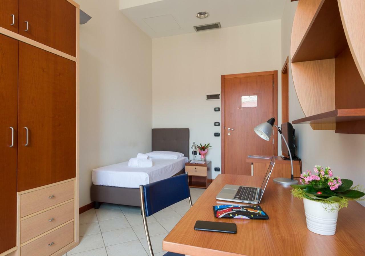 Camplus Guest Catania-Fontanarossai nemzetközi repülőtér Kültér fotó